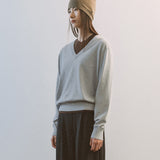 AA2004 Relaxed Daily V-neck Knit_Silver gray
